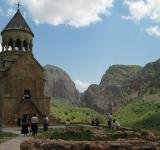 tamble-tomb_in_horavank-r.jpg